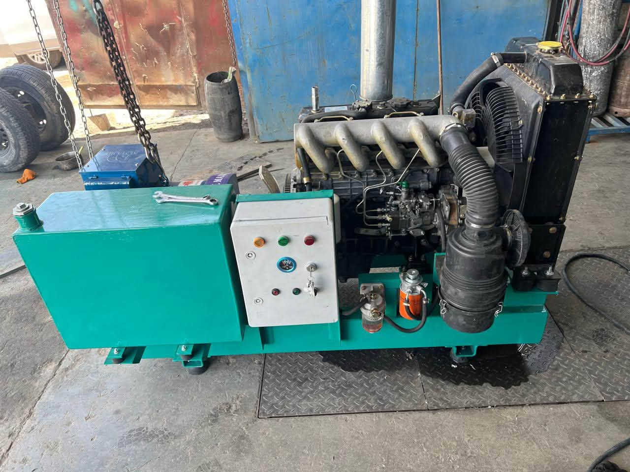 السلام عليكم 
مولدة دايو اربعه بستم 
30 Kv
تنطي 100 امبير 
تصرف بالساعة 2 لتر اذا فول حمل 
بيها جهاز اطفاء وتشتغل اوتو 
المولدة استخدام شخصي نضيفة كلش وكفالة من الكص والتبخير 
سبب البيع اشتريت مولدة اكبر  
للاستفسار الاتصال على الرقم *********** 
او المراسلة خاص
