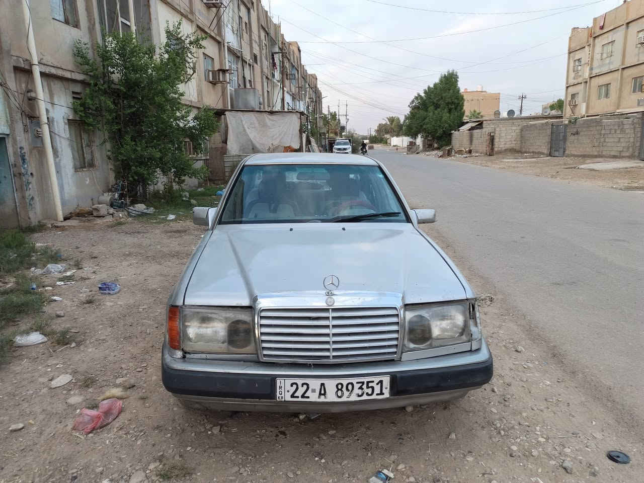 سلام عليكم سياره للبيع مارسدس دبه موديل 1992 رقم الربيل سنويه لحد 2030 بساسم عربي كير مكينه بطه خير من الله تبريد ويه السويج ترايك وين ميعجبك الصدر كلش ناعم ما تسمع طسه كله جديد مكانها ديالى بعقوبه للستفسار ع الرقم *********** السعر 43 وبيها مجال حك الجيه
