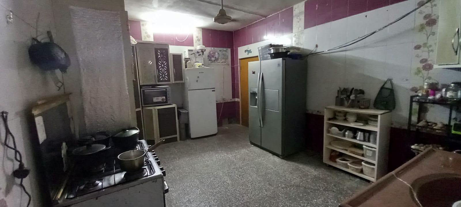 .ار 300 متر كوفه علوة الفحل شارع الرئيسي نهاية الشارع يحتوي على غرفتين وصاله ومطبخ وتخاريج وستقبال بسعر 65 مليوون /////***********
