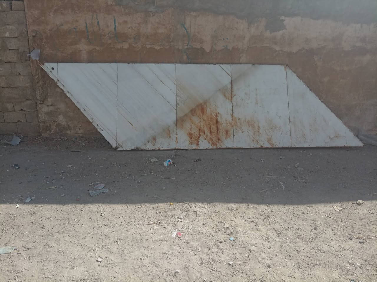 محجر درج للبيع
الارتفاع متر و نص
الطول اربع امتار و نص
الاتصال بالرقم ***********
