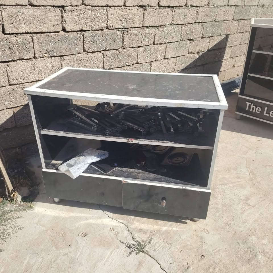 ميز انديف • للبيع