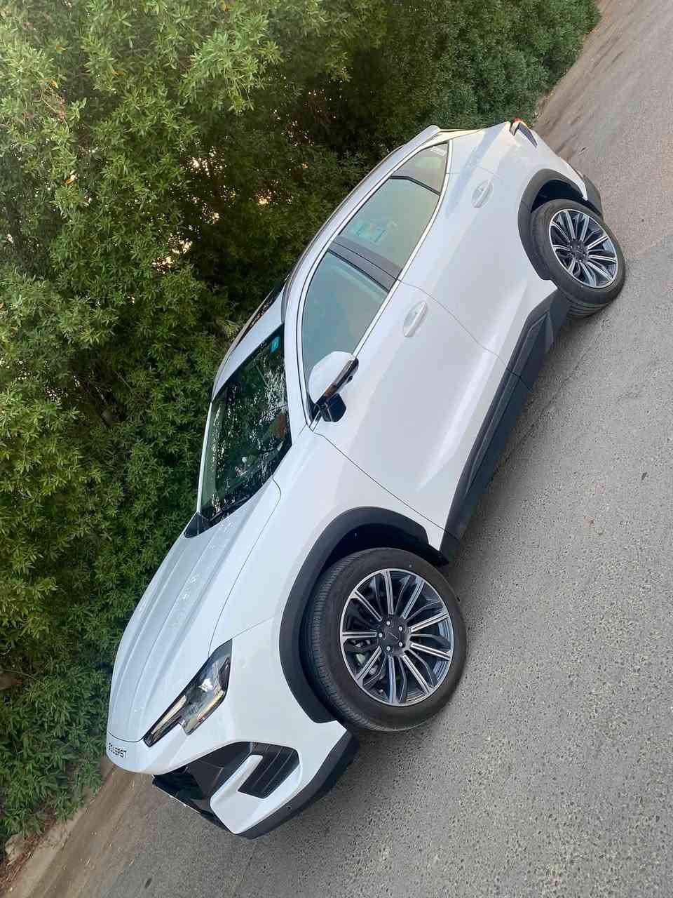 سويست S06 1.6L PREMIUM
العداد: 11 ألف كم
السيارة مشمولة بالضمان لشركة هارلم
مكفولة كفالة عامة
أعلى فئة

المواصفات:

• إطارات قياس 20 إنج
• فتحة سقف بانوراما 1.1 م
• شاشة عرض ترفيهية قياس 15.6 إنج
• شاشة عدادات رقمية قياس 10.25 إنج
• مقصورة الركاب من الجلد الفاخر
• مقعد السائق والراكب كهربائي
• مقاعد السائق والراكب مبردة
• كاميرات محيطية 540 درجة
• مثبت سرعة مع رادار تفاعلي
• نظام مراقبة النقطة العمياء
• نظام تحذير مغادرة المسار
• نظام المساعدة للبقاء في المسار
• نظام الكبح التلقائي في حالة الطوارئ
• نظام القيادة شبه الذاتية
• نظام الفرامل اليدوية الأوتوماتيكي Auto Hold
• نظام التحكم بنزول المنحدرات
• حساسات أمامية
• حساسات خلفية
• نظام التحذير من التصادم الأمامي والخلفي
• نظام أبل كار بلاي وأندرويد أوتو لاسلكي
• نظام صوتي متطور 8 سماعات من Sony
• بلوتوث / هاتف السيارة
• إضاءة محيطية لون أزرق
• إضاءة ترحيبية
• صندوق كهربائي
• المرايا الجانبية قابلة للطي كهربائياً ومدفئة
• مصابيح أمامية أوتوماتيكية LED مع مصابيح نهارية LED
• نظام التحكم الذكي بالإضاءة العالية
• نظام تنقية الهواء بالأيونات PM2.5
• فلتر تنقية الهواء (N95)
• دخول ذكي (بصمة)
• تشغيل عن بعد
• خاصية إغلاق الشبابيك وفتحة السقف عن بعد
• شاحن هاتف لاسلكي سريع
• ماسحات الزجاج الأمامي مع حساس للمطر
• مسند الذراع الوسطي مع ثلاجة
• وضعيات قيادة متعددة
• نظام مراقبة ضغط الإطارات
• وسائد هوائية أمامية وجانبية عدد 6
السعر 30 مليون وبي مجال بسيط 
المكان: بغداد – الكاظمية
للاستفسار والاتصال: ***********
