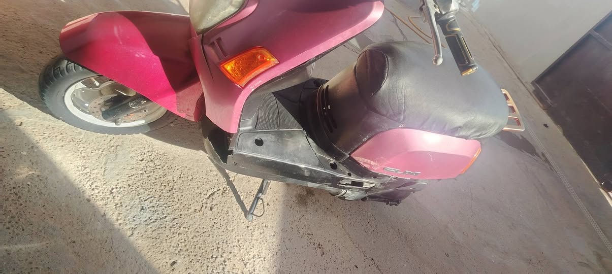 مكلف بل نشر دراجه بوليسي لبيع المحرك مامفتوح  الدراجه جديده وحلوه كلش بس بيها هاذا الكسر بل كفر الكدام نكرت سلف وهندر كهربايات كله شغاله نعومه فول مال جناي مستعجل علا بيعتها مكاني نجف السعر 575 وبيها مجال حك الجيه ***********
