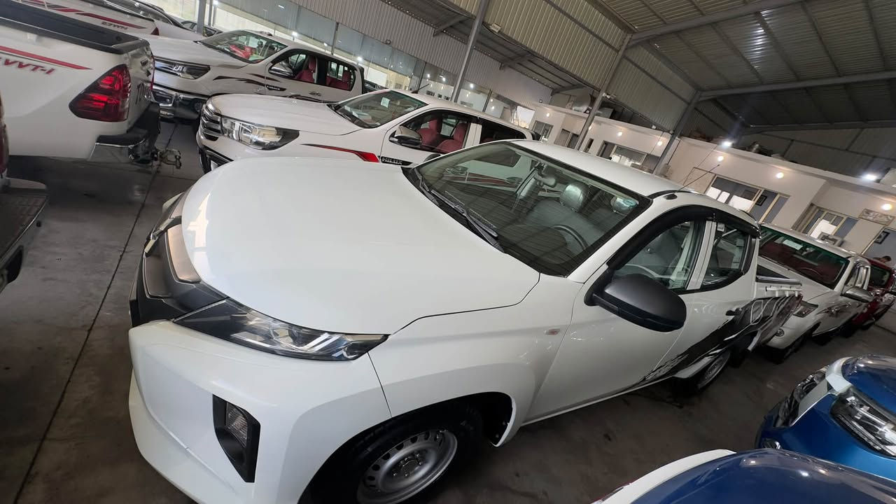 سلام عليكم اخوان للبيع بيكب متسيوبيشي L200(قذافي)
موديل:٢٠١٩
ممشى:١٠٠ الف KM
ضرر: شبر صغير بارد فقط كفاله من الصبغ
السياره جديده بدون اي نقص سنوية جديده جاهزه كامل مكمل
السعر :158$ 
***********
