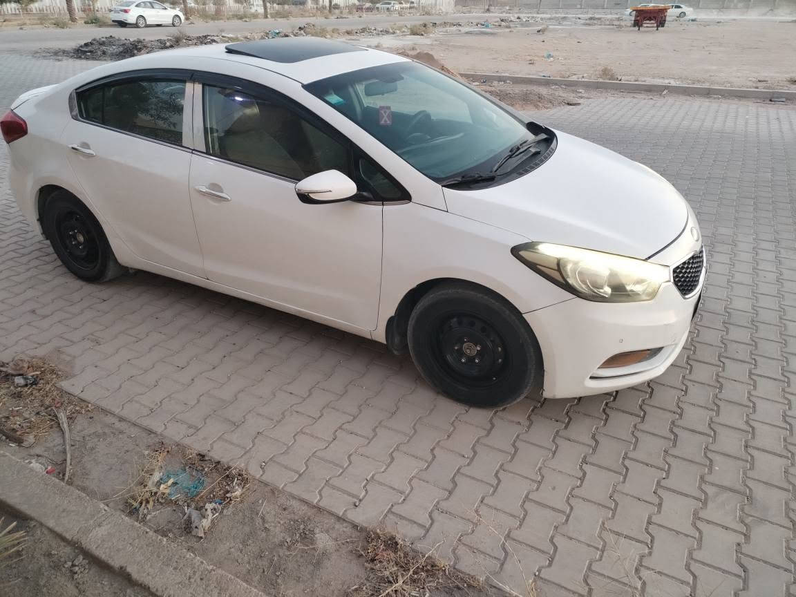 سيراتو موديل 2014 وارد خليجي  فول مواصفات عدا البصمه محرك 1600 جاهزه تبريد حداديه مال جناي رقم اربيل دولي سنويه جديده السعر 100عنوان النجف ***********---*********** النجف, العراق
