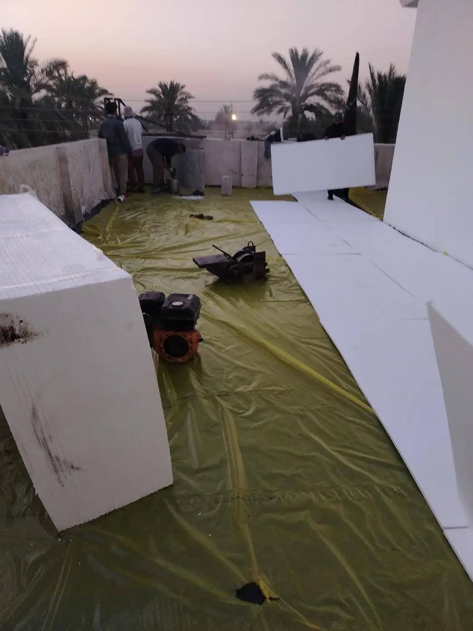 ودع حرارة الصيف ونش الشتاء! الحل الأمثل لسطح بيتك عدنا 🏠✨:
نعاني هواي بالعراق من حرارة الصيف القوية ومشاكل المطر بالشتاء. الحل مو بس تبريد وتدفئة، الحل يبدأ من "تسطيح مضبوط".
كادرنا المتخصص يقدم لكم خدمة تطبيق الشتايكر بأعلى درجات الدقة، مع عزل حراري ومائي متكامل (استخدام مواد عزل درجة أولى قبل التطبيق).
🔧 شنو نضمنلك؟
✅ عزل حراري يقلل استهلاك الكهرباء ويبرد البيت.
✅ عزل مائي يمنع النش والرطوبة نهائياً.
✅ تطبيق شتايكر بمستوى واحد وجمالية نظيفة.
✅ مفاصل (ماستك) منفذة بطريقة هندسية تمنع تسرب المياه. 
  
للاستفسار يرجى الاتصال بنا ***********
