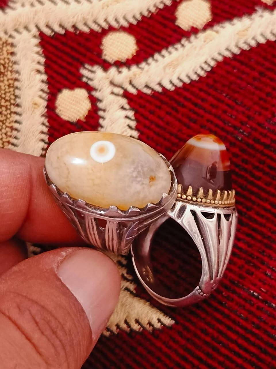 أحجار كريمه اصليه للبيع الاستفسار عن هذا رقم *********** عنوان كوت اليوسفيه
