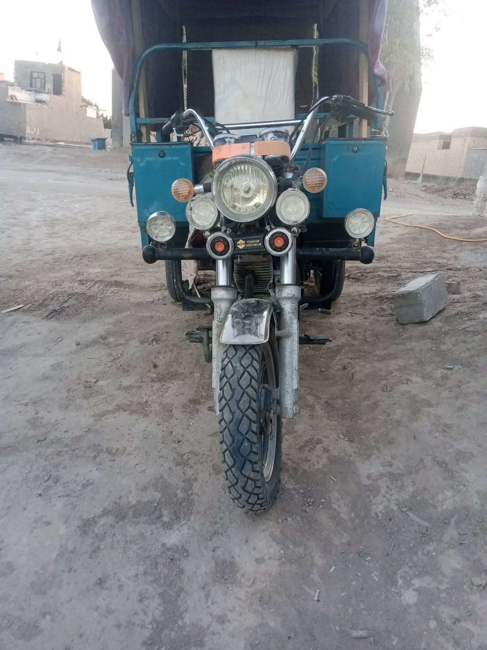 للبيع اوراق أصولي موديل 20مكفوله كفاله عامه مكاني القاسم الحولي السعر واحد ٦٠٠ وبيه مجال قليل واتصل عله رقم صاحبه اني مكلف بالنشر ***********
