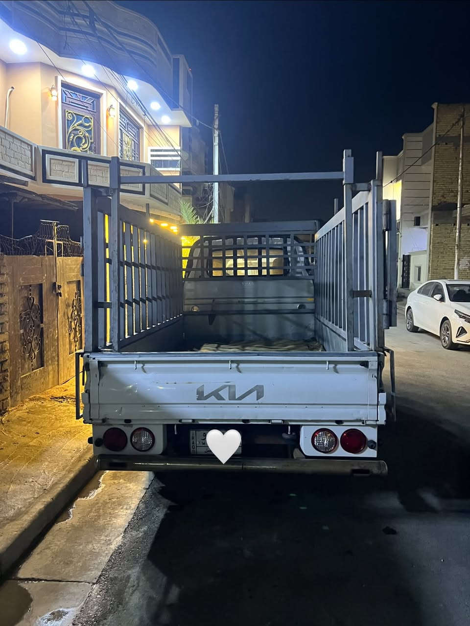 السلام عليكم كيه فحل 2023 محرك 4000 السياره كفاله بس بيها رصعه بل باب بسيطه الي بصف السايق المكينه مجفته صار اله 5 ايام السياره خير من الله مجفته على ايدي الغراض كلها اصلي انطي بل سياره ضمان كله اصلي ماشيه 91 الف حقيقي التبريد ثلج 187 وبيها مجال شي بسيط ***********🤍 ***********🤍
