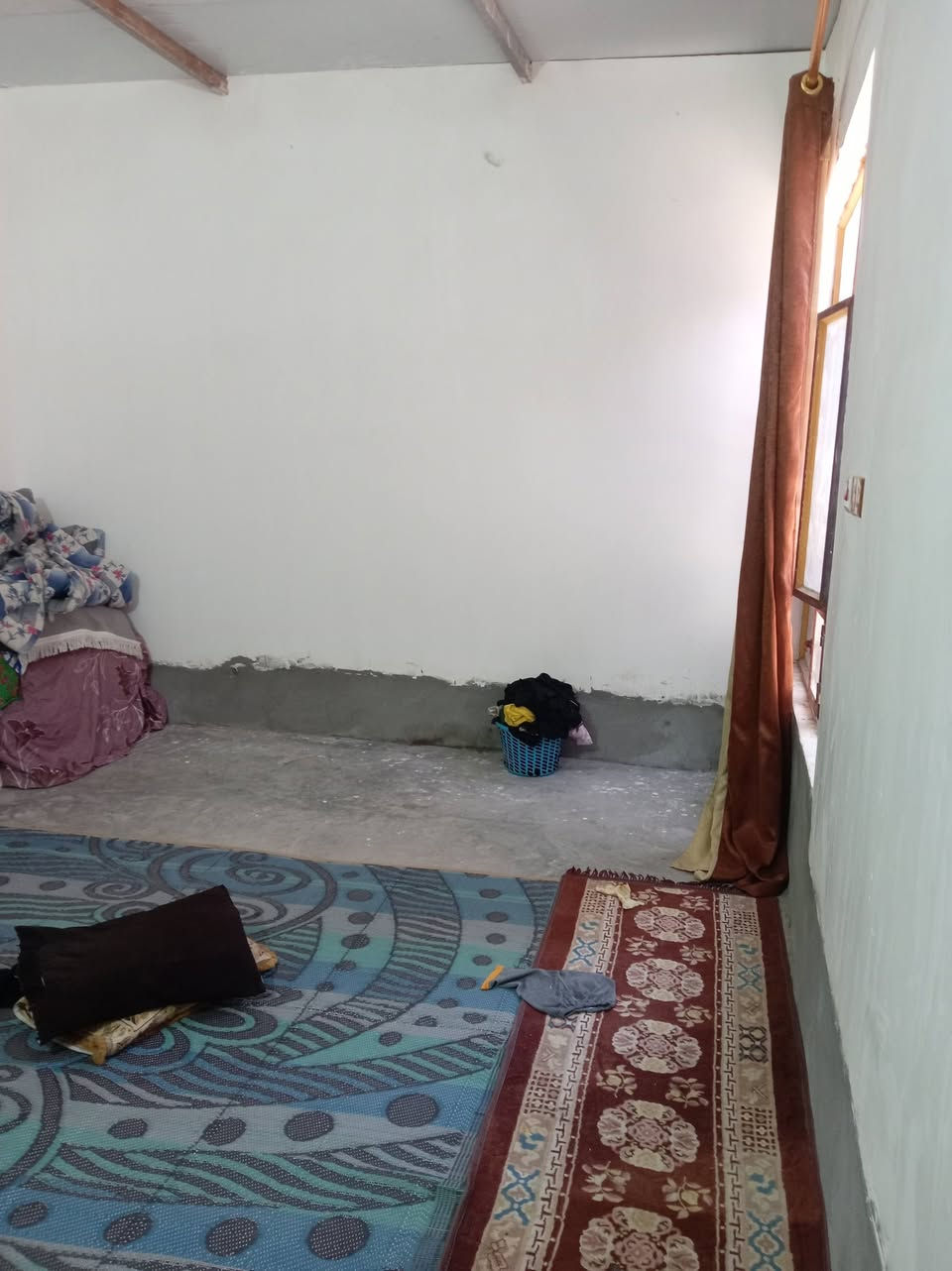 مشتمل البيع بحي ال شرطه ال شارع ال اول سند ٢٥ ال مساحه ١٢٥  ويرهم مراوس بنصقطعه  لل استفسار ***********
