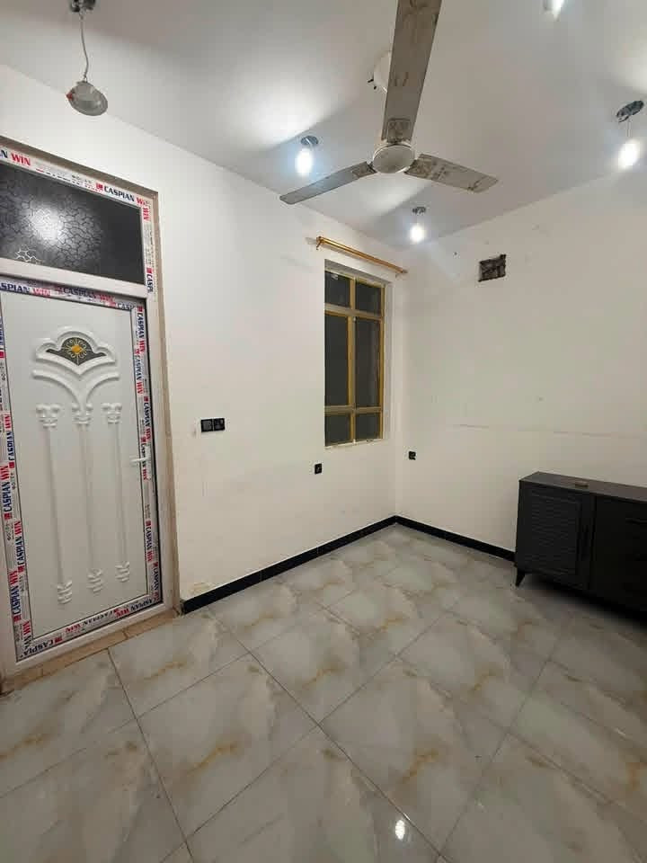 ￼ بيت للإيجار  منطقه سيديه مربع 400 المساحة 50 متر  5 نوم الطابق الأول يحتوي على صالة مع مطبخ وصحيات ومنور ￼

￼
‏الثاني يحتوي على غرفتين  النوم من ضمنها ماستر

طابق ثالث ￼ ايضا غرفتين نوم. وطابق ثالث غرفه وصحيات المجموع 5 نوم 

لاستفسار اكثر لاتصال على رقم التالي او مراسله الصفحه 

***********

***********

