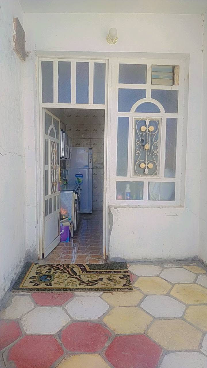 بيت للبيع منطقة أبو خستاوي  شارع الغسل مساحه 110 شارع الغسل طابو زراعي يتكون من غرفة نوم وهول وصاله ومطبخ وحمام وصحيات خارجي السعر 60 وبي مجال للاستفسار ***********
