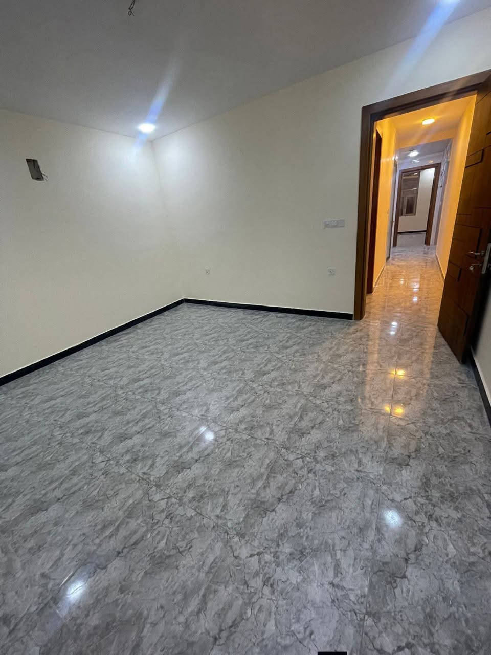 🏠 شقة للإيجار في السيدية
📍 طابق أول — نظام مصعد
🛏️ غرف نوم عدد 2
🛋️ صالة
🍳 مطبخ
🚿 خدمات

📞 للتواصل: ***********
