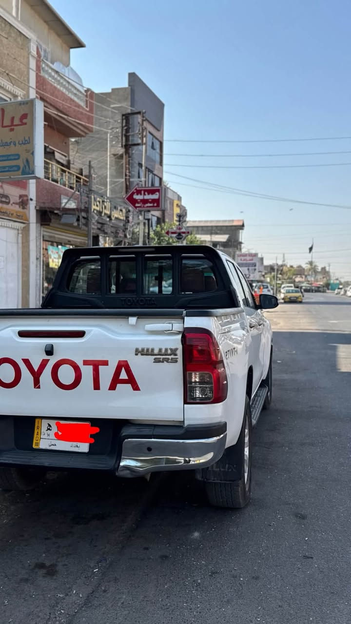 سلام عليكم هايلوكس موديل 16 كويتي تبريد قطعتين بسمي السيارة بيع فقط مكان بغداد الشعب بيع مستعجل الاستفسار اكثر اتصل لشراي  ***********
