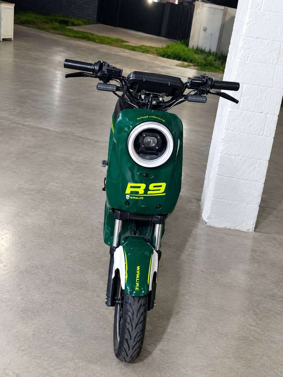 R9 • ٢٠٠٦ • نضيف