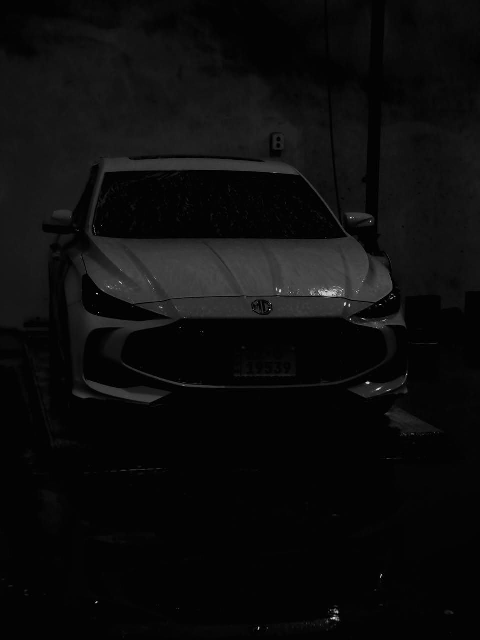 سلام عليكم

MG 5 2025 للبيع
السيارة نظيفة من الداخل والخارج بدون اي ضرر عدا شخط صغير بالدوسة

مواصفات فتحة سقف، تبريد قطعتين، هاند بريك بصمة واوتو هولد، تشغيل ودخول ذكي، تحكمات ستيرن، كاميرات 360 درجة

السعر 124 وبيها مجال للشراي

للتواصل : ***********
