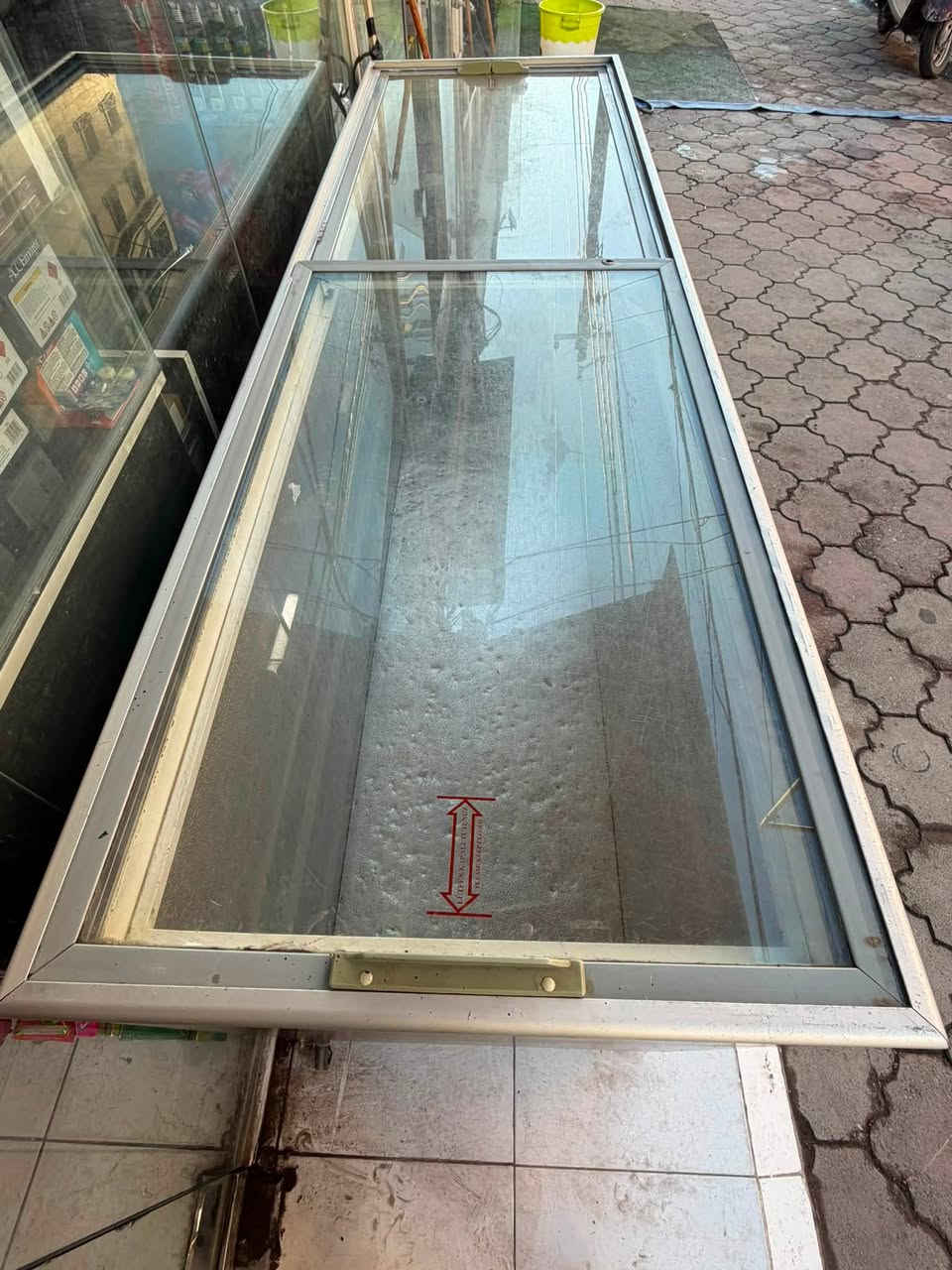 مجمده مسعتمل بحاله جيده  شغاله ..للبيع
الطول 210cm

اي استفسار ***********

