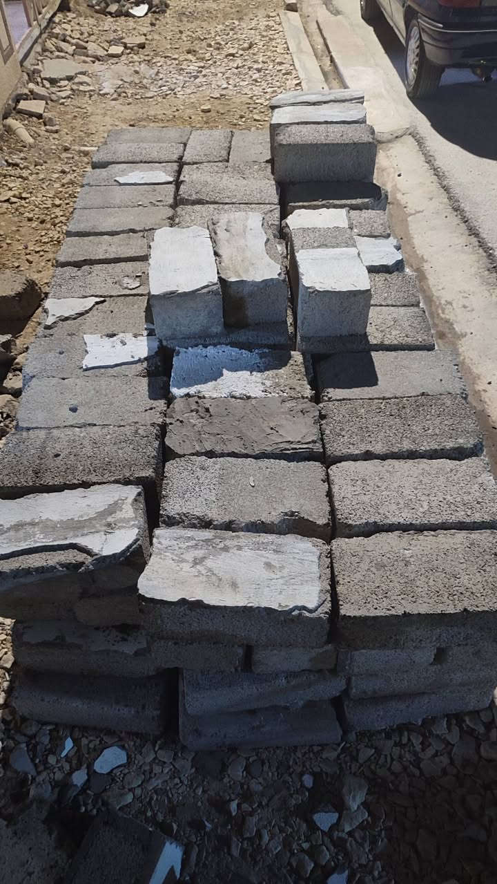 للبيع  بلوك مستعمل  مع 4 چنكو مستعمل  شرط انضاف للتواصل ***********
