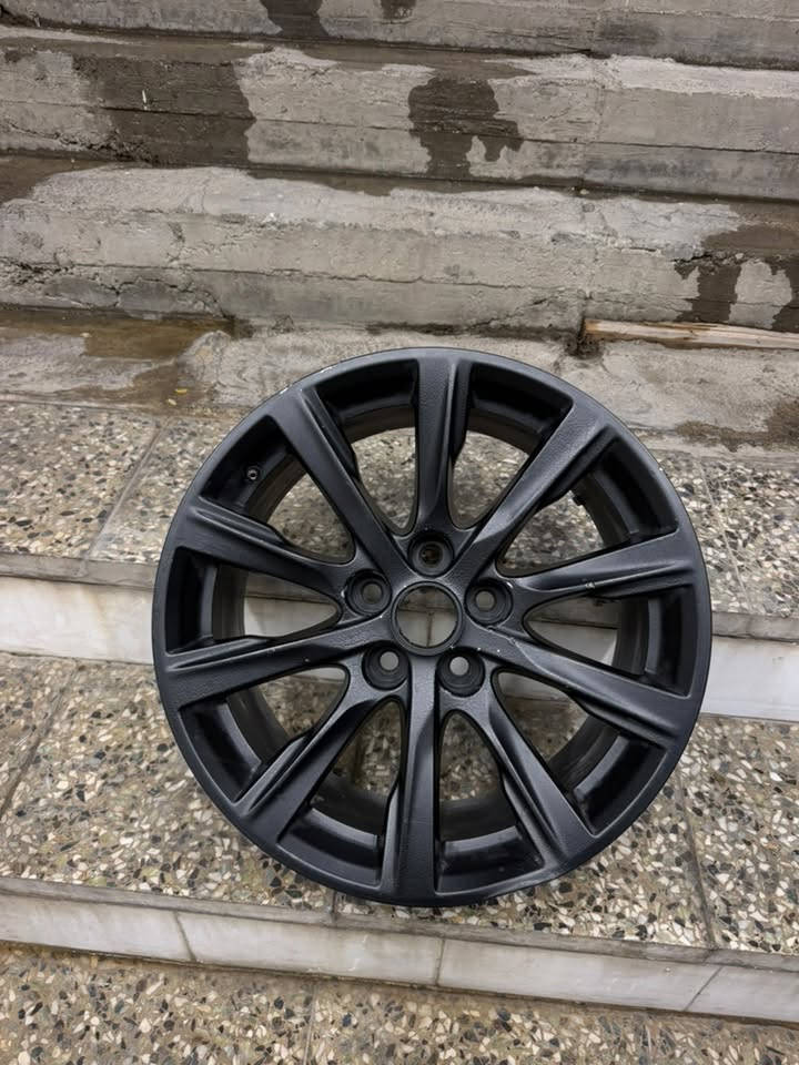 سلام عليكم للبيع تك ويل مال كاديلارك ct5 اصلي قياس 18 بي ضربه بسيطه سعر 100 الف مكاني بغداد كراده
واتساب ***********
