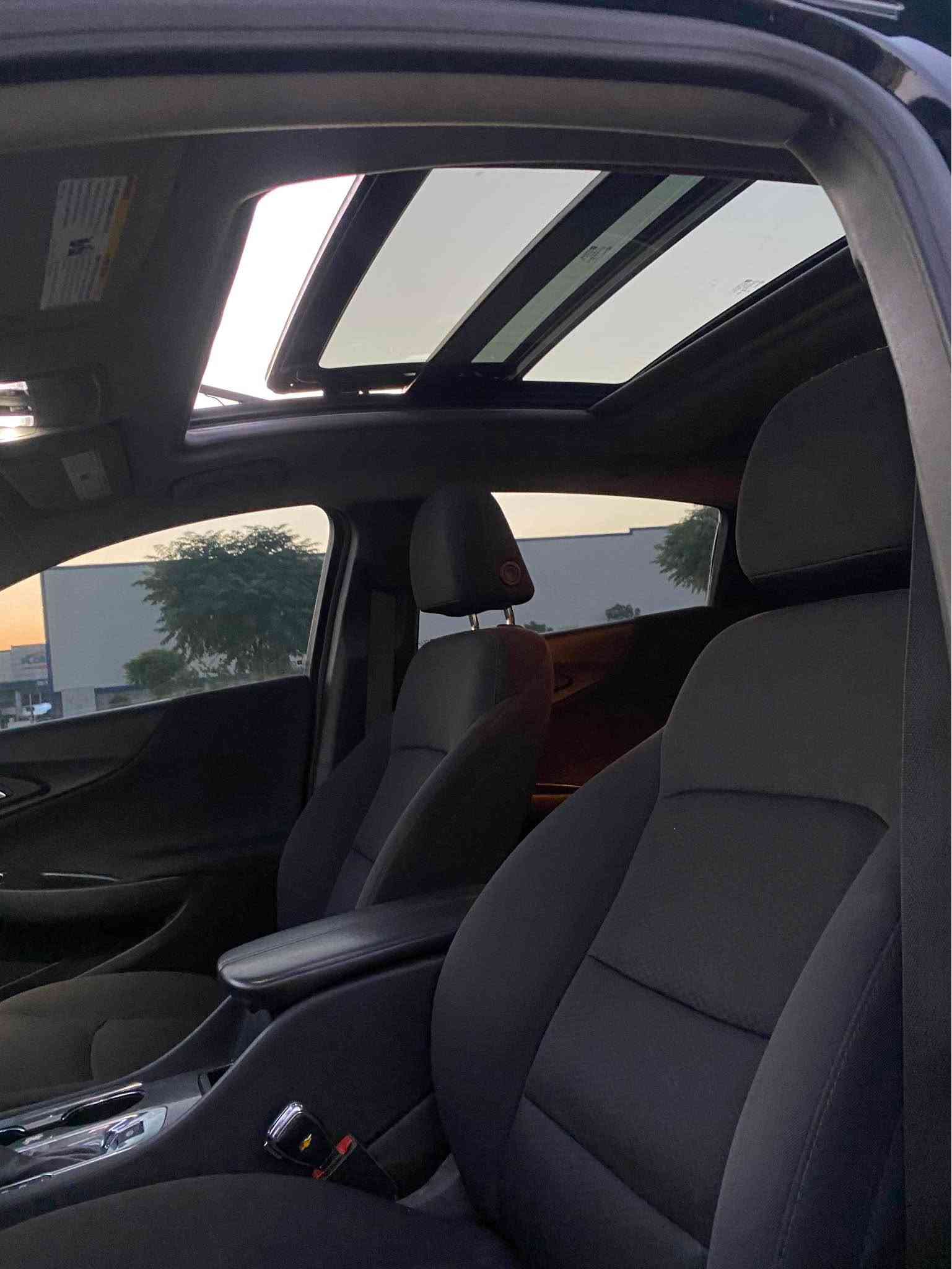 Chevrolet Malibu 2024 LT 🖤🔥

فول فول مواصفات 
الموديل: 2024
الفئة: LT
المحرك: 1.5 لتر تيربو، 4 سلندر
القوة: 163 حصان
الشاشة: لمس 8 إنچ
فتحة بانوراما
كاميرا خلفية
حساسات ركن خلفية
تشغيل بصمة + تشغيل زر
تشغيل عن بُعد
مثبت سرعة
تكييف أوتوماتيك
مقاعد أمامية مدفأة
مرايا كهربائية قابلة للطي والتعديل ومدفأة
إضاءة نهارية LED
نظام المحافظة على المسار
تحذير الاصطدام الأمامي
فرملة طوارئ أوتوماتيكية
تحذير المشاة أمام السيارة
مثبت مسافة الأمان
إضاءة عالية أوتوماتيكية
نظام مراقبة ضغط الإطارات
نظام ثبات إلكتروني

سيارة ب سعر بلاش بلاشش فول مواصفات 
فتحة بانوراما 
سيارة ماشية ٥٦ ميل تقريباً 
لون أسود القطران 
ضررها جاملوغ و ربع بونيد صبغ بدون نقطة دواخل 
سعرها 118$ ورقـــة و مجال خفيف 🔥
للأستفسار اتصل على هذا الرقم 
كورك-واتساب 
*********** سميل, دهوك
