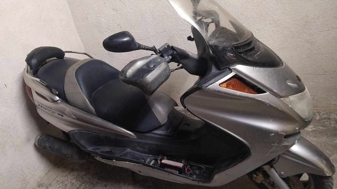 اسلام عليكم دراجه ماجسته للبيع كلش نضيفه نقصه شخاطه سلف تجي تفحص السعر 700 بيه مجال الشراي يجي واتساب هاذ الرقم ***********
