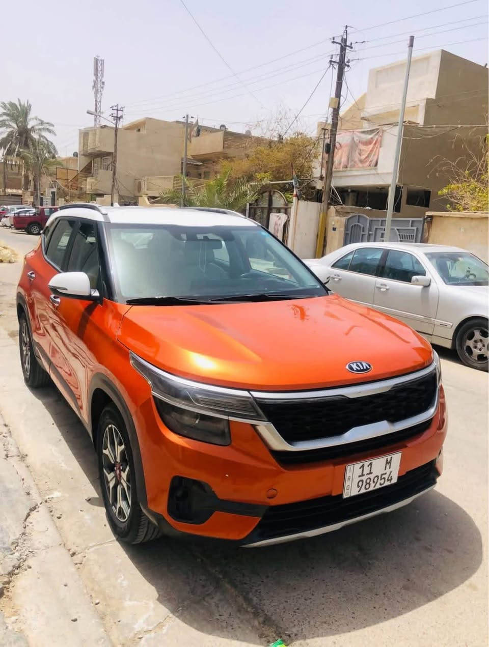 موديل 20
السعر 130 
ماشيه 81 الف 
خليجي 
ضربته جاملغ جه لسايق 
ولبنيد مصبوغ بس بدون ضربه 
وبيه كد شبر بارد ب لباب همات جه لسايق 
***********

