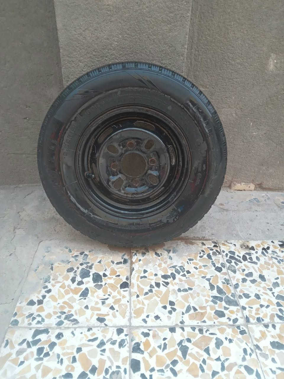 تاير تيوبلس • هويل