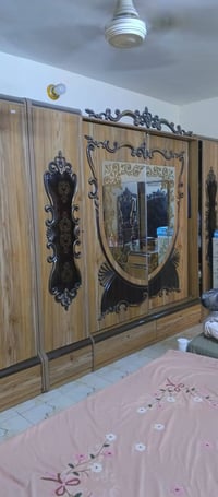 غرفه نوم تركي درجه اولى تتكون من كنتور وسرير وميز تواليت كما في الصور ...