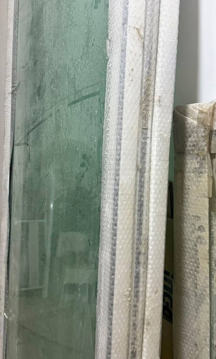 باب سلايت كهربائي نوع الماني
3 متر في 236 مع اضافه ملحق 
مع الملحق 3 متر في 375 سم
زجاج مقسى 
اربع طلاكات ثنين ثابت ثنين متحرك 
السعر 2200 دولار 
جديد غير مستخدم
للاستفسار والحجز الرقم :***********
