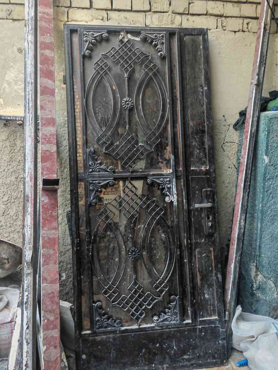 السلام  عليكم
بيبان حديد فقط 
متر عرض في 270 ارتفاع

سعرهن 110 واحد كامل والثاني بس باب 
مكاني بغداد العبيدي
ما عندي توصيل
شراي تواصل واتس اب
***********
