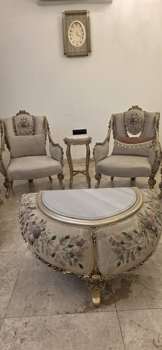 تخم مصري • ١٠ مقعد • طبلات مرمر