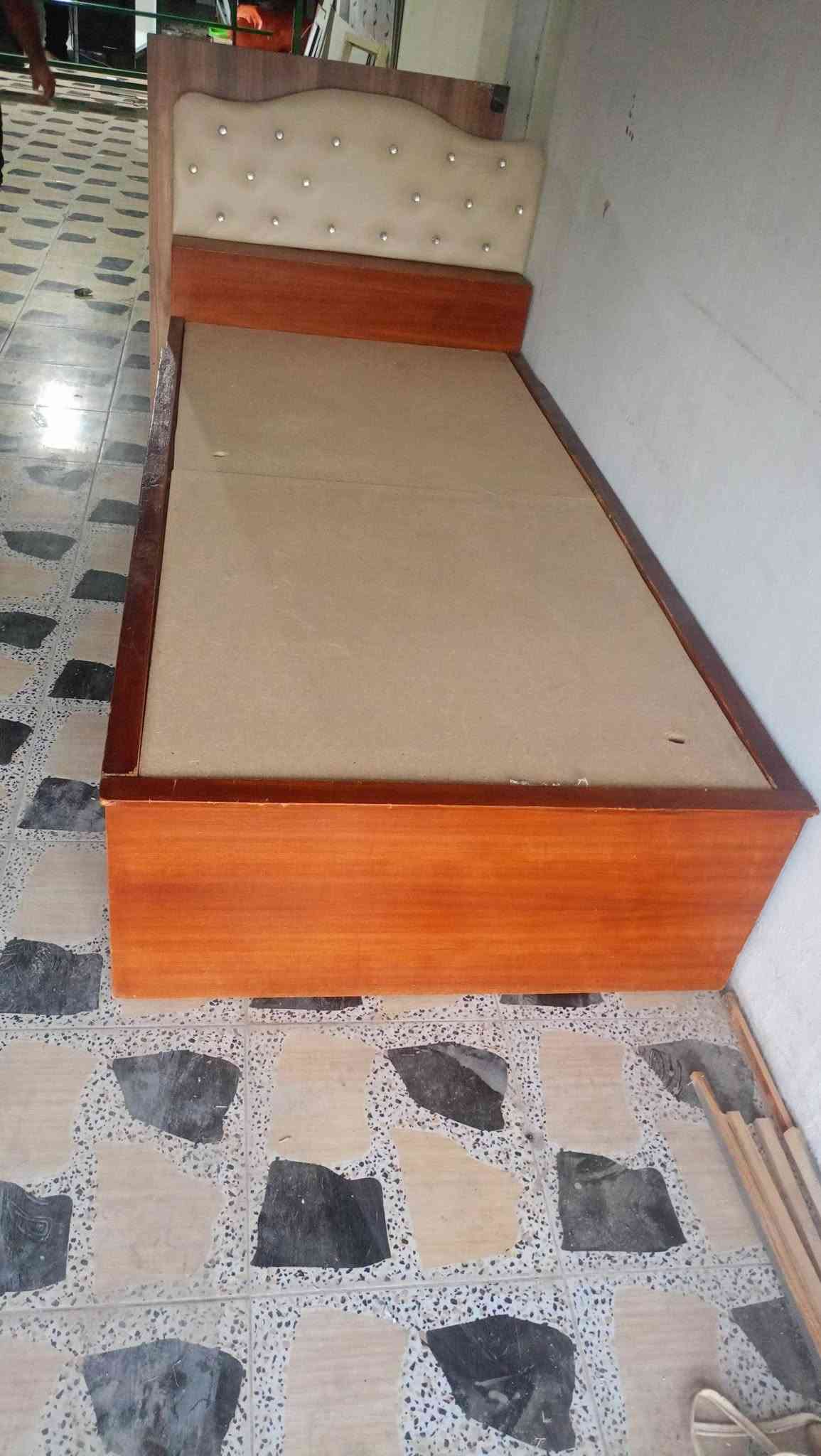 السلام عليكم 
اثاث منزلي للبيع 
غرف نوم & كاونترات & ثلاجات
بيع و شراء  يوجد مراوس كاونترات قديم ب جديد
اي شي عندك تعال خاص 
او الاتصال ***********
***********
كركوك حي النصر شارع مركز عروبه
