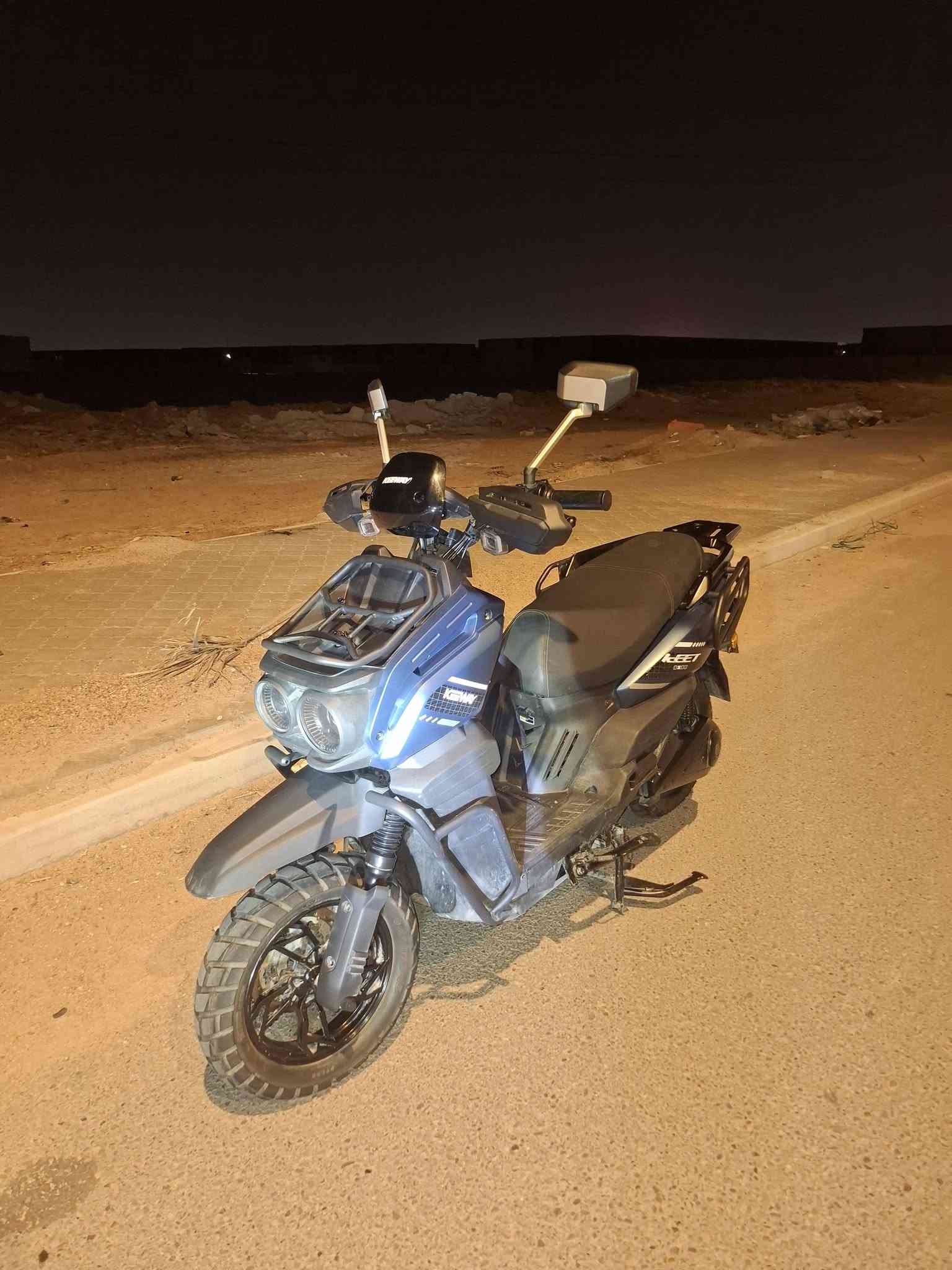 ادراجه اباجي سكنس جبلي موديل 2025 

نضيفه استخدام قليل 

بطاريات 6 كرافين 72v 38ah 

كلشي شغال بيها ما بيها اي ملاحضات 

ما مبد بيها شي بس ضايف الصندوك 

ملف قوته 2500w 

 سرعه 70 حقيقي 

تمشيك مسافه من 90 الى 120 كيلو بل شحنه

السعر مليون و 100 بي مجال للشراي 

للاستفسار 
***********
