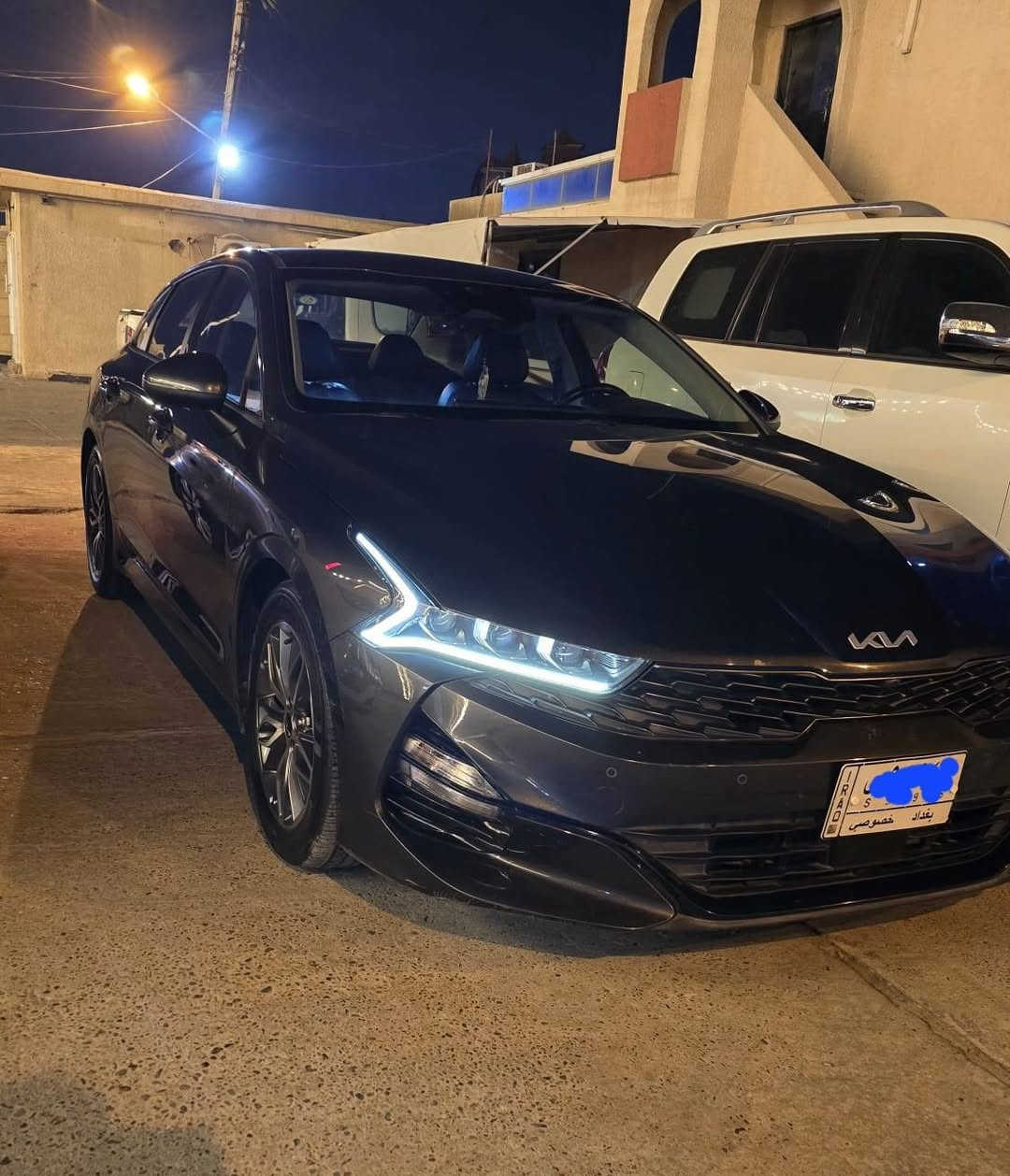 كيا كي فايف 2022 لون فيلي فول مواصفات عدا ألبانورامآ  
(Kia K5 2022)
رقمها بغداد الجديد
ألمواصفات :
▪️محرك 2000 دوش
▪️كير ماوس
▪️كاميرات 360 درجة
▪️دشبول شاشة
▪️مقاعد جلد
▪️تحكم كهرباء كرسي السائق
▪️مرايا شفط
▪️اشاير بالمري
▪️ابل كار بلي و اندرويد اوتو
▪️حساسات 360 درجة
▪️رادار امامي خلفي
▪️مثبت سرعة
▪️تتبع مسار
▪️اوتو ستوب
▪️اوتو هولد
▪️شاحن وايرلس
▪️تدفئة وتبريد كشنات السايق والراكب
▪️تدفئة ستيرن
▪️تشغيل عن بعد
▪️تغليف كل الجامات مانع حرارة
ماشية 50 الف كيلو تقريباً قابل للزيادة
ضررها جاملغ عكس السايق وصارت عندي طخه بالباب عكس السايق ع كد شبر انصبغت ع كدها موضح بالصور والسونار منشور أيضاً 
ألسعر 163$ 
مكاني : بغداد - ألاعظمية 
***********
***********
