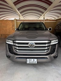 لاندكروز GXR saz مديل 2023 السياره خليجية كفالة عامة من الشخط  السيارة...