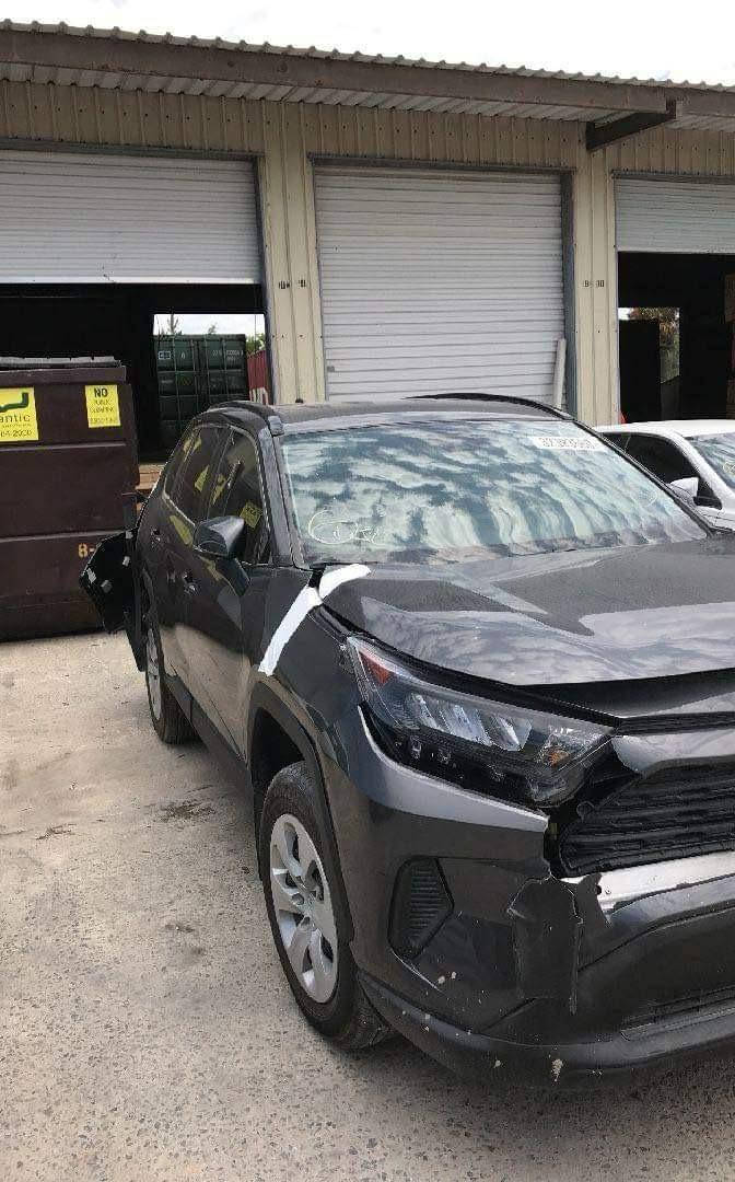 سلام عليكم للبيع راف فور تويوتا وارد امريكي موديل ٢٠١٩ماشيه ٩٥ حادث موضح بلمنشور مبدل فقط قبق جنطه بدون دواخل محرك ٢٥٠٠ بانزين جاهزه من كلشي السعر ١٨٥ وهذا رقمي مكان ااسياره بغداد ***********
