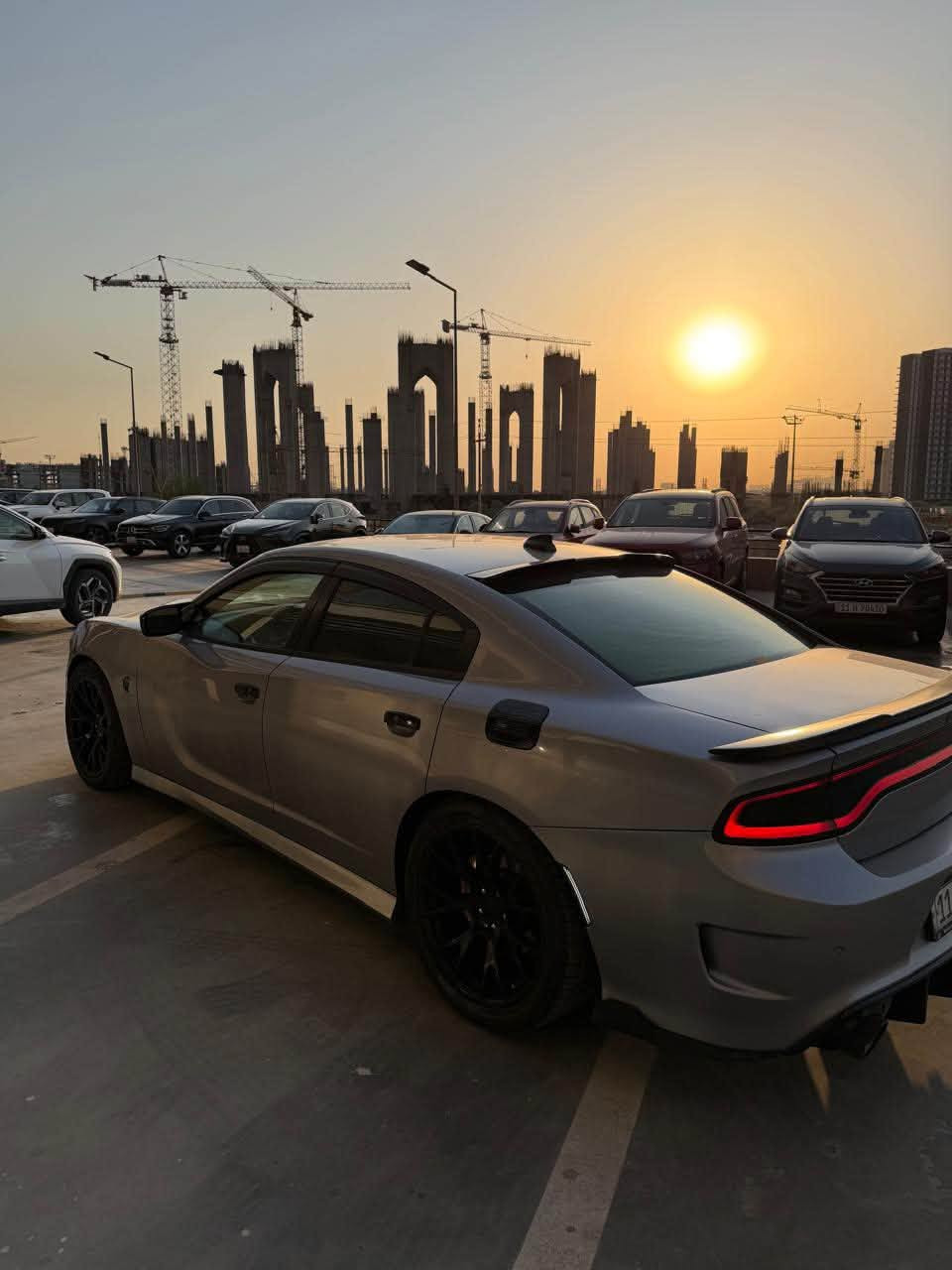 من انظف الجارجرات 2018 RT 
مكينه v8 5700 ما مفتوح برغي 
حادثها خفيف جاملغ وشويه بنيد بدون دواخل كير مكينه شواصي كفاله عامه 
ماشيه 75 الف تخم تاير جديد سياره كلش جديده ما متعوبه باسمي رقمها بغداد 
مكاني المنصور سعرها مال بيع 185 وبيها مجال بسيط بعد المعاينه 
محمد ***********
