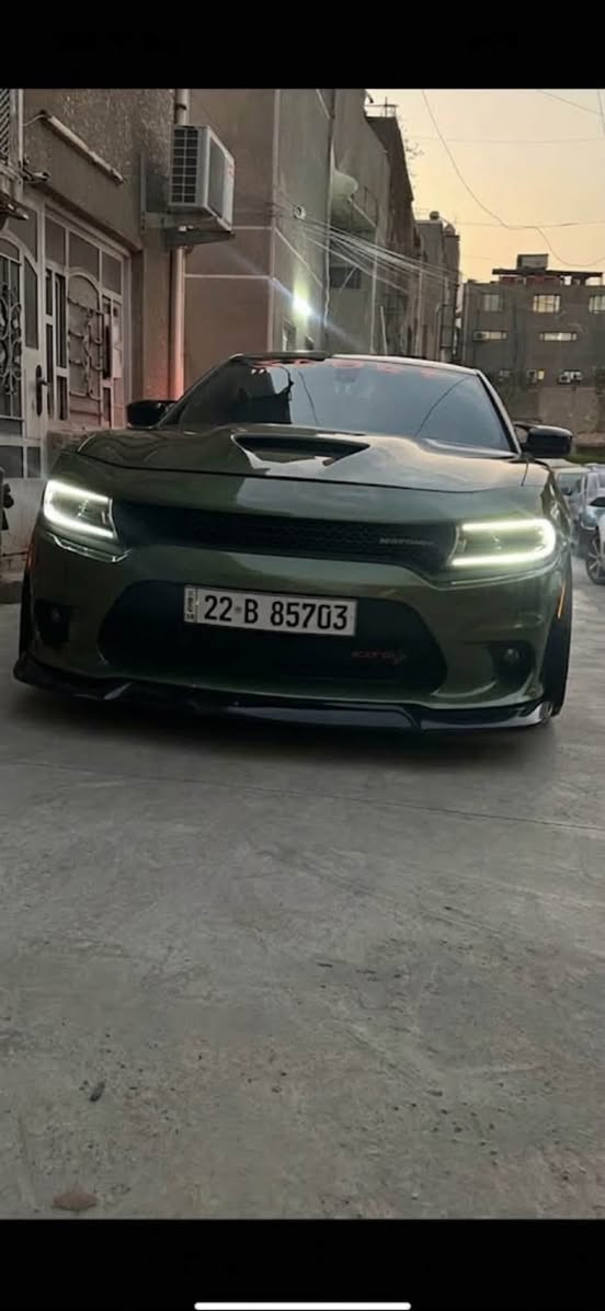 سلام عليكم تشارجر ٢٠٢٢ R/T 5700 سوبر تراك باك ماشيه ٦٦ ونص كيلو متر حادثه البنيد راجع بارد والصندوك عل بارد سياره نظيفه كُلش بلاديه حت حجر بيئه بيه وعليه مروحه دبل مال srt رقمه اربيل بأسمي 250$ بيه مجال
*********** بغداد

نص مكتوب في الصور:
- 10 photos