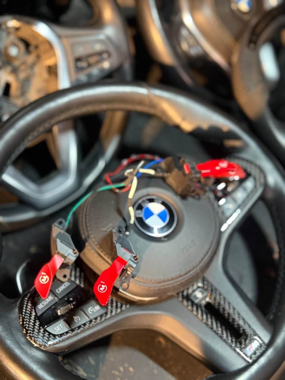 متوفر ستيرن m كاربون 
هزاز + تدفئه 
بغداد نفق الشرطه 
المركز الالماني 
***********
