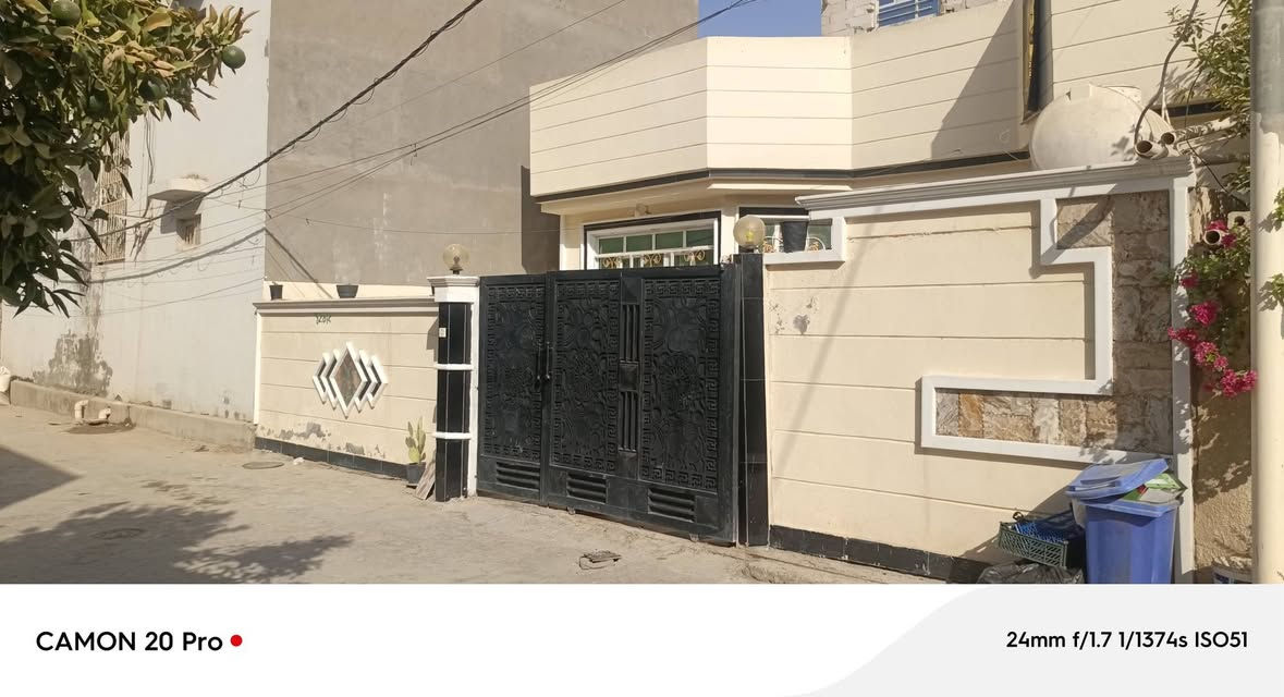 السلام عليكم بيت مساحته 220 متر بيت قريب عن شارع حله كربلاء يبعد 100 متر طابو زراعي يحتوي على استقبال الارض خمسه والطول 7:30 مطبخ خمسه بسته الصاله الارض خمسه والطول 10 غرفتين نوم طابق ثاني بيت سيراميك تواصل على هذا ***********
