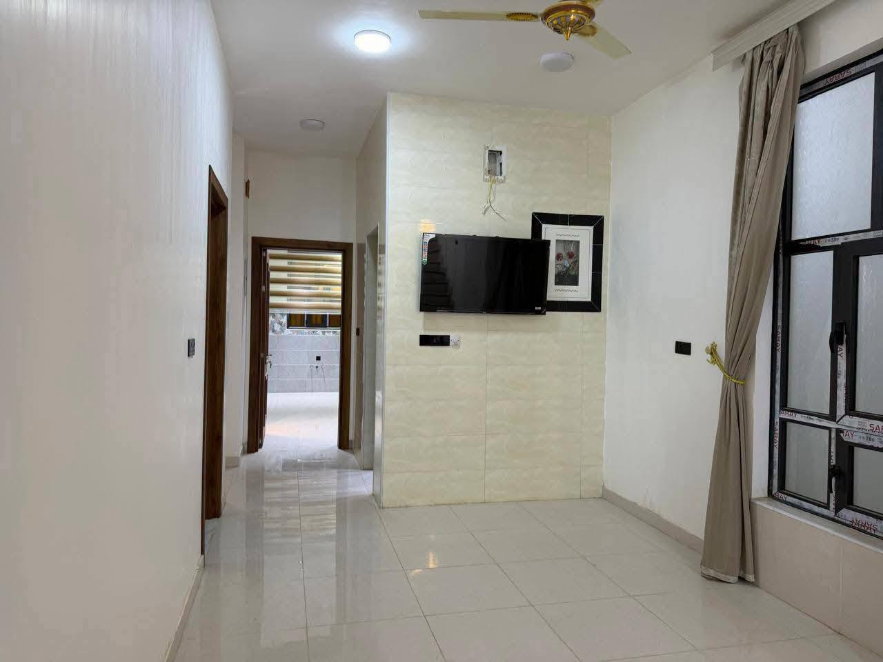 🏡✨ للبيع دار سكنية مميزة في الرمادي | شارع 40 ✨🏡
📍 الموقع المميز: شارع 40 – قرب أثاث القند
📐 المساحة: 230 م²

🔹 تفاصيل العقار:
▪️ 3 غرف نوم
▪️ بناء طابوق درجة أولى
▪️ بناء متين ومتعوب عليه بعناية
▪️ تصميم مناسب للعائلة والسكن والاستقرار
▪️ موقع حيوي ومنطقة مخدومة تبليط وكامل الخدمات 

💰 السعر: 155 مليون دينار
🔄 قابل للتفاوض مع المشتري الجاد

📞 للاستفسار وللمعاينة:
***********
📱 واتساب متوفر

✨ دار بموقع مميز وبناء متعوب عليه… فرصة تستحق المشاهدة.
