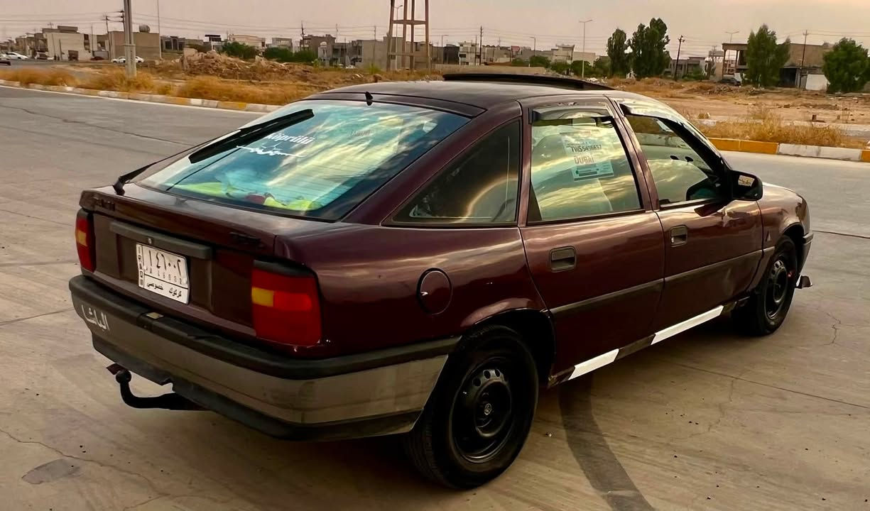 فكتره 
موديل 1992
شرط التحويل والوكاله ، سياره جاهزه ما بيها اي نقص ،والحجم 18 
دفتر بانزين بيها كير ومحرك صدر بشرط
سياره بدون ضربه كلها على البلاد  
السعر:29 وبيها مجال بسيط 
العنوان/ كركوك
رقم الهاتف/***********
