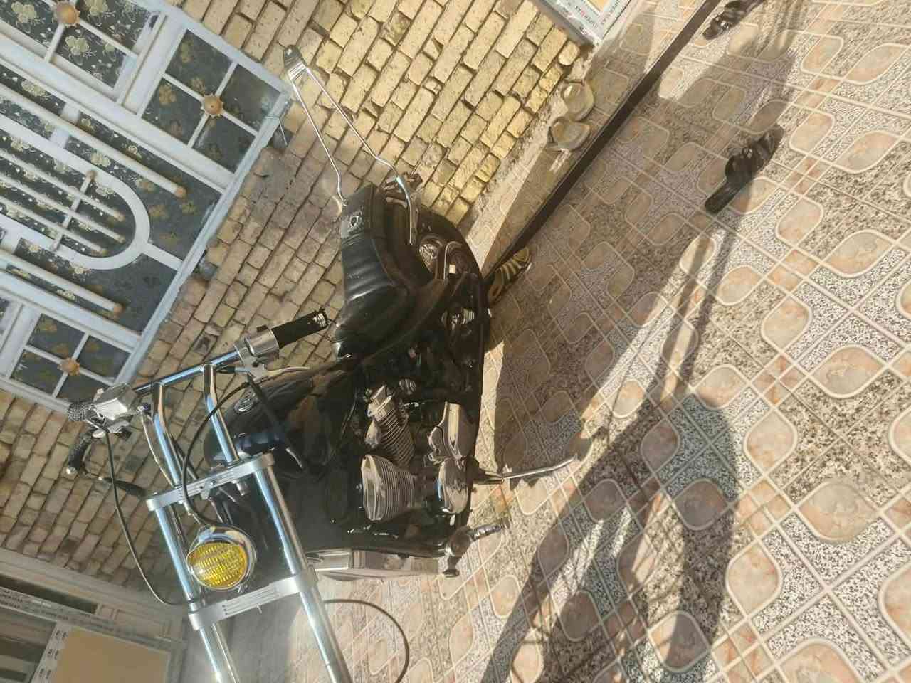 السلام عليكم هارلي للبيع مكينه 400 سيسي  دراجه عوزه نواقص بسيط السعر مليون وبيها مجال . مكاني نجف اتواجد واتساب بس ***********
