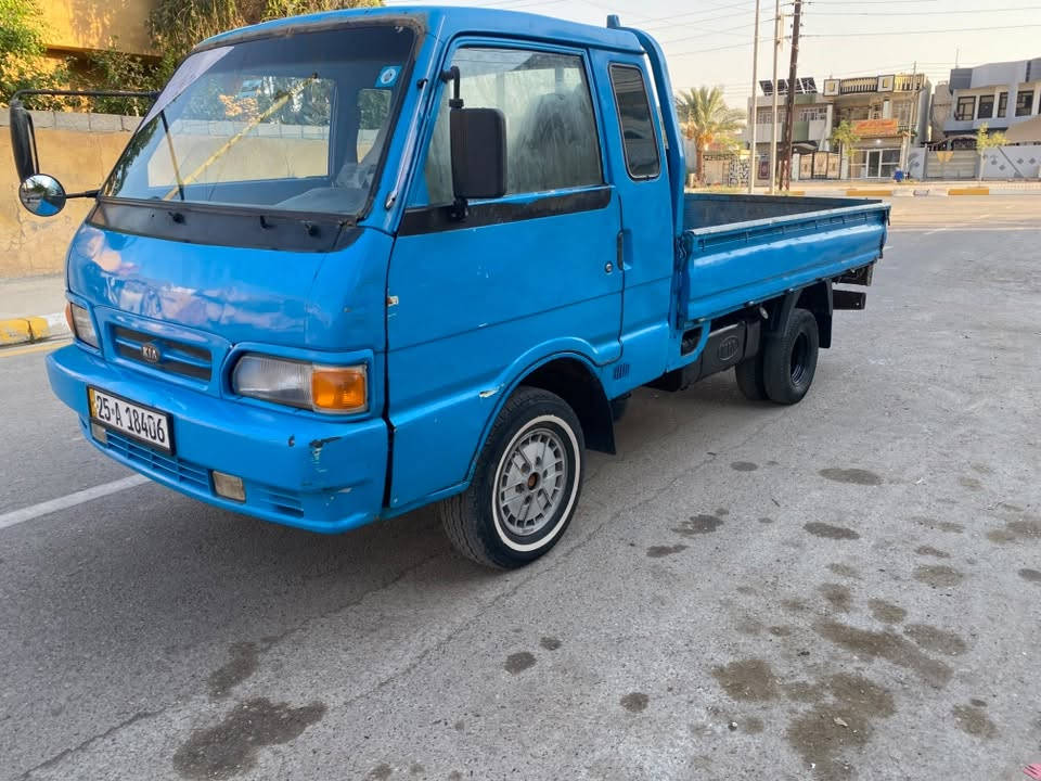السلام عليكم للبيع كيا بنكو  موديل 96 سنويه جديده قماره وربع 7 جنكال  محرك جديد لا صرف ولا بخار كير خير من الله اكسل مكفول سياره تضيفه بدون  خياس بدرن ضربه شاصي مكفول لا كسر ولا لحيم  السعر 52 وبيه مجال للشراي يتصل ويدلل الرقم ***********
