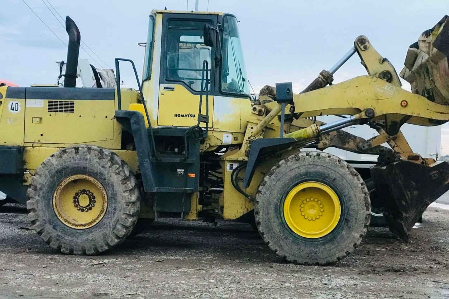 للبيع - بۆ فرۆشتن رەقم سلیمانیە
———————
شوفل :  KOMATSU
حجم : WA 320
موديل : 1996
—————————
بۆ زانیاری زیاتر پەیوەندی بکەن بەم ژمارە تەلەفۆنە 

***********
***********
