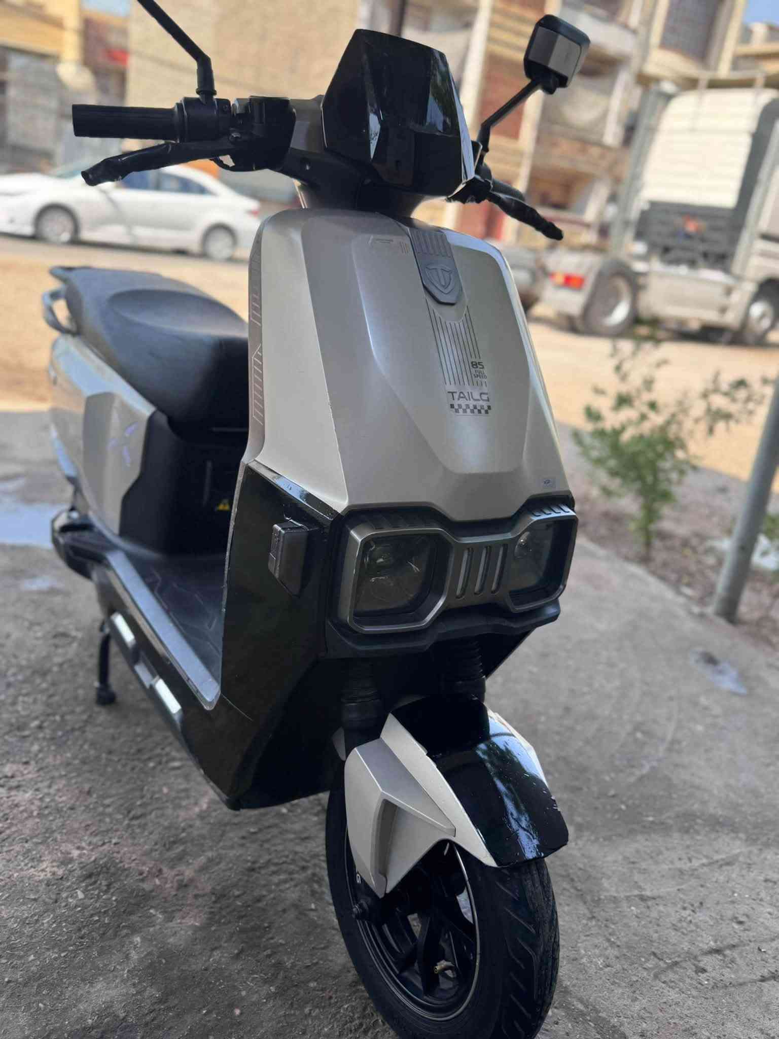دراجةًشحن ريان الشكل الجديد 2026
بطاريات عدد 6 

سرعةً حقيقي 70 بل شاشةً 90 

نضام بارك 

كشن كهربائي 

لايت عالي ناصي عدسات 

3 سرعات 

مثبت سرعة 

دبل إشارة 

بريكات دهن امامي خلفي 

نضام سمارت تنربط عل تلفون تكدر تتحكم بيهة 

 بدوان اي نقص عدةً شخوط بسيطة 

مكاني بغداد دورةً مهدية الثانية 

استفسار *********** 

السعر 750 بيهة مجال حك الجية
