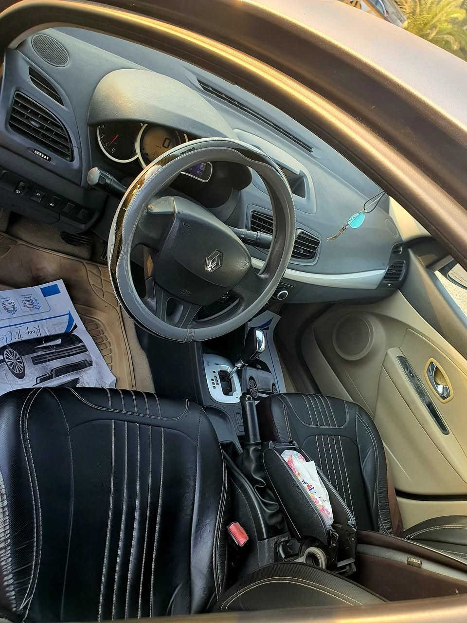 🚗 للبيع رينو فلونس 2016 

🛑 السيارة بحالة ممتازة ومهتم بيها من كل النواحي كصيانة.. جاهزة للاستخدام وما تحتاج صرف عليها فقط تفولها بانزين محسن ودهن اصلي. 

🚧 المواصفات :

- محرك 1600

-ماشيه 91,000 كم

-سيارة حرة واستلام شركة على ايدي

تحكم كهربائي بالمرايا الجانبية

- إشارة بالمرايا الجانبية

- بطارية أمارون الهندية أصلية تم تبديلها قبل سنة وتمشيك بعد ٣ سنوات

- 4 تايرات نوعية ممتازة تم تبديلها قبل 3 أشهر مع عمل ميزانية وبلنص بالجهاز الليزر

-صدر السبارة نظيف بنسبة ٨٥ الى ٩٠٪

- بلكات جديدة أصلية نيسان

- التبريد خير من الله قبل 3 أشهر تم تبديل فريز أصلي وشحن غاز اصلي

- صيانة منظومة الماء للراديتر بالكامل وتنضيف جميع الجوينات والراديتر واستخدام ماء بريستون الأصلي الأمريكي بحيث انسى تحمه السيارة والتجربة كانت خير برهام بهذا الصيف

- نوزلات أصلية مال حاوية تم تبديلها قبل سنة ونصف

- استخدام دهن ادنول ولكومولي او موتل.. مااخليلها دهن تجاري

- گير مبدل جديد شغال بدون أي مشاكل

-بيها شخط صبغ من جهة الباب الخلفي الي ع اليمين ويروح بالبولش بالاضافة الى ضربة بسيطة في باب السائق وسهل تصليحها 

- السيارة نشطة جداً وما بيها أي تأخير لا بالتشغيل ولا بالسحب بحيث تاخذها متتعب وتجي تجربها بنفسك وتحكم

🛑 السعر 75 ورقة

📍 المكان: بغداد – زيونة

📞 الاتصال على الموبايل او الواتساب : ***********
