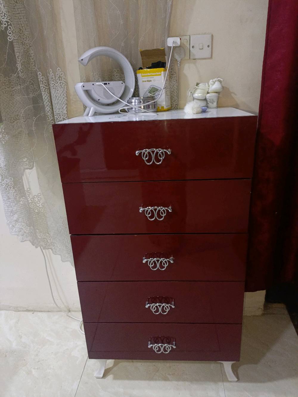 غرفة نوم للبيع عنوان المشتل شارع المدارس