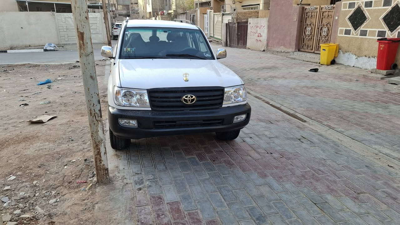 لاندكروز • ٢٠٠٤ • رقم بغداد