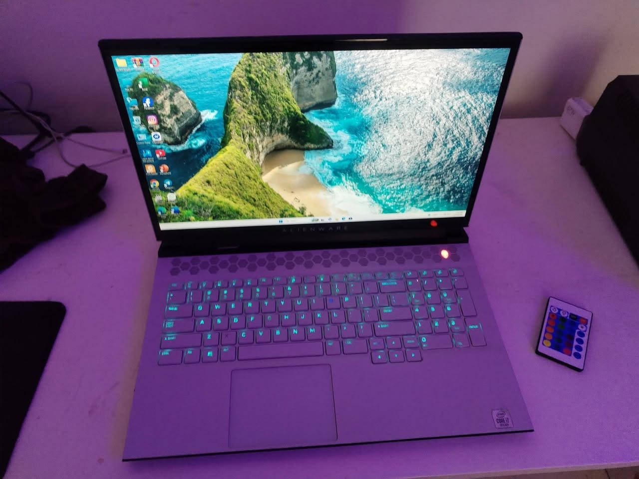 Alienware m17 • ٢٠٧٠ سوبر • i7 جيل 10
